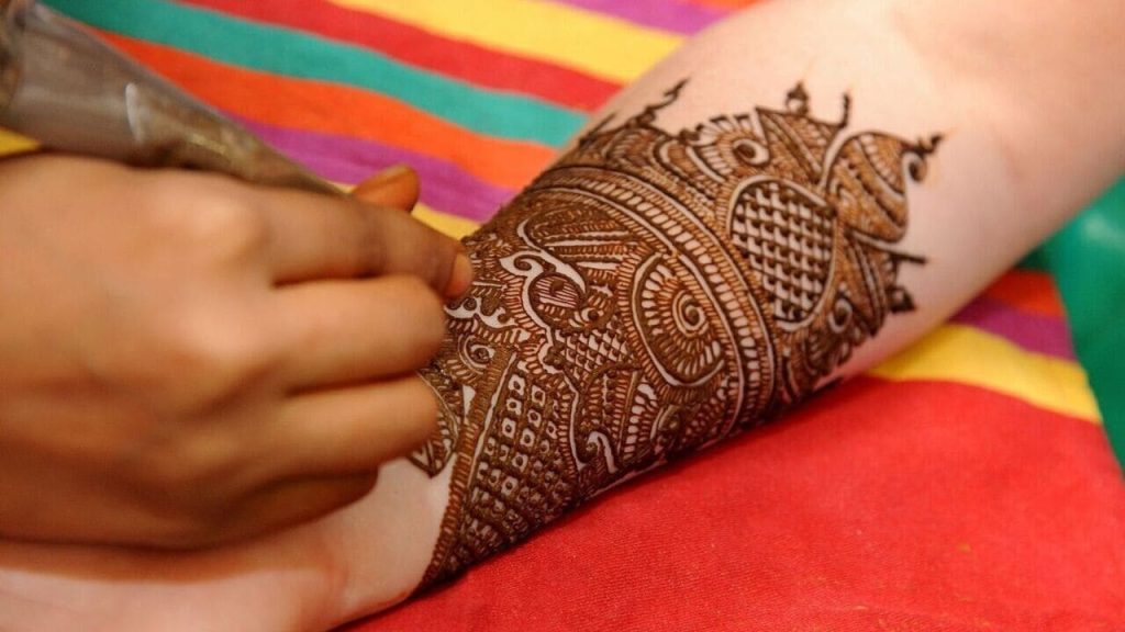 100+ Simple Bharwa Mehndi Designs | WeddingMarker