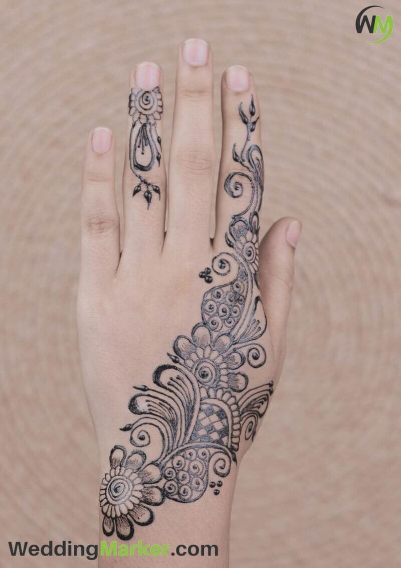 simple mehndi design for back hand 16