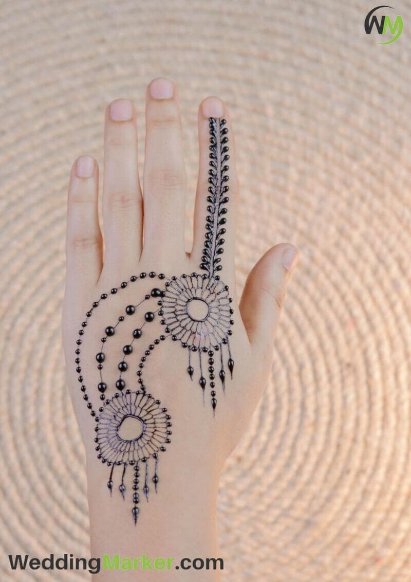 simple mehndi design for back hand 21