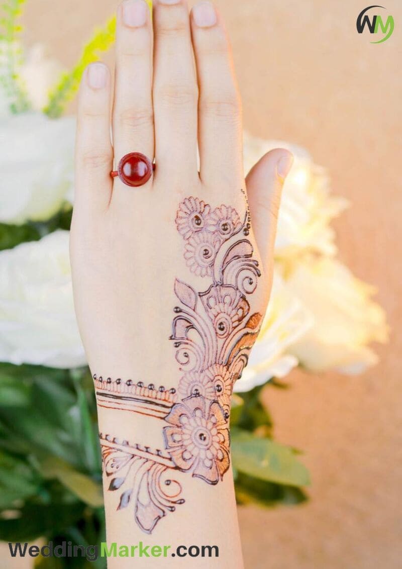 simple mehndi design for back hand 22