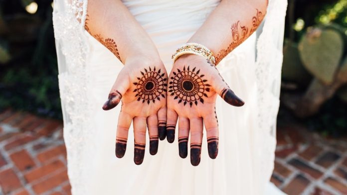 simple mehndi designs for front hands