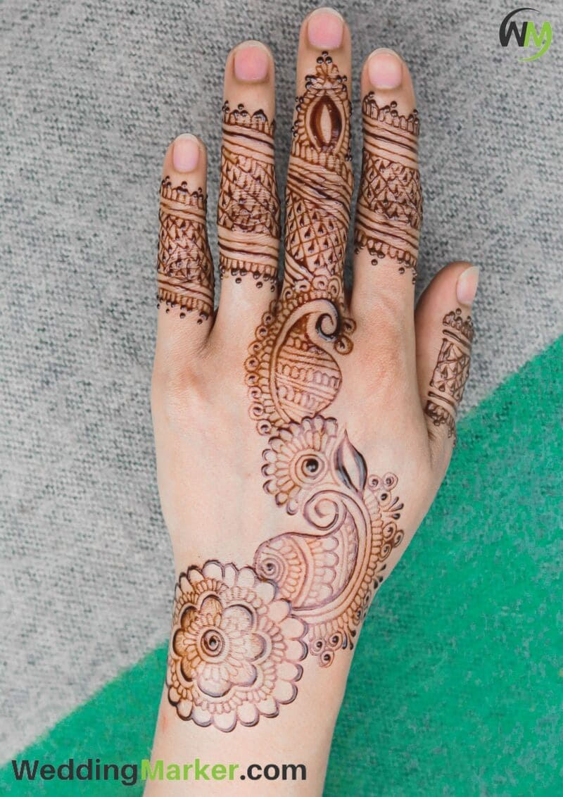 simple arabic mehndi design 24