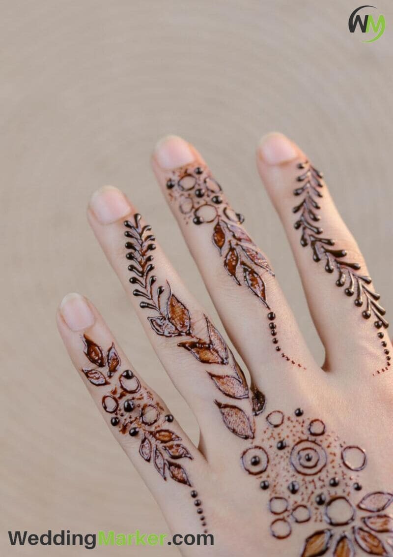 simple mehndi design for finger 11