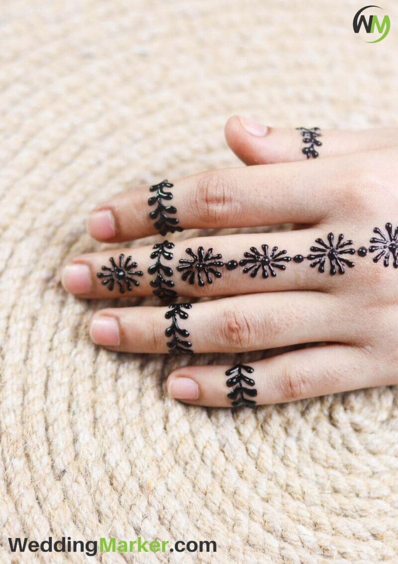 simple mehndi design for finger 3