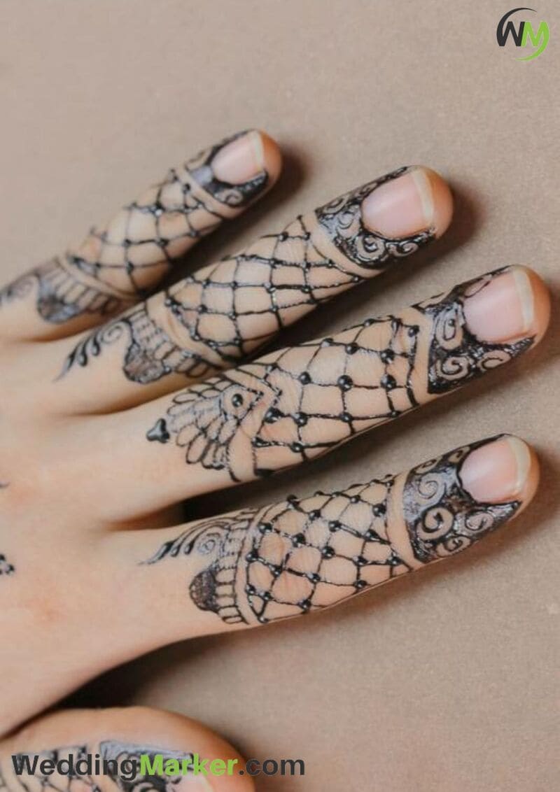 simple mehndi design for finger 8