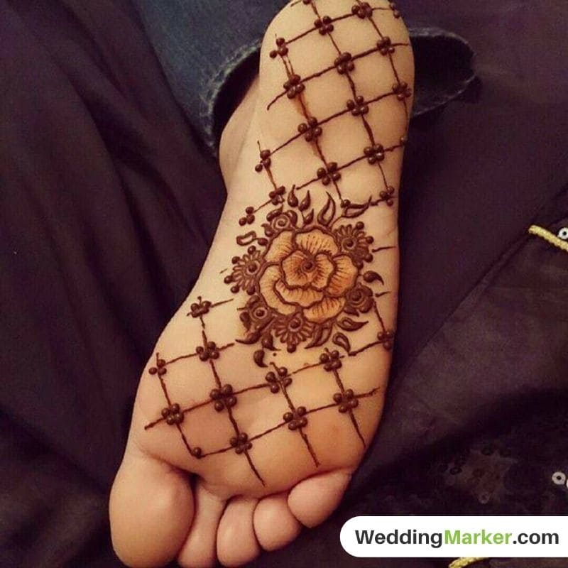 simple mehndi design for foot 27