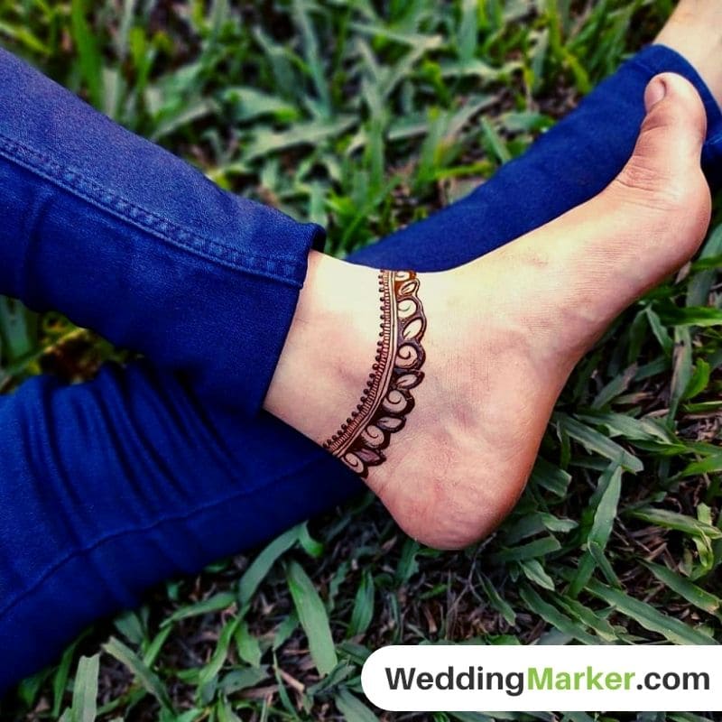 simple mehndi design for foot 7