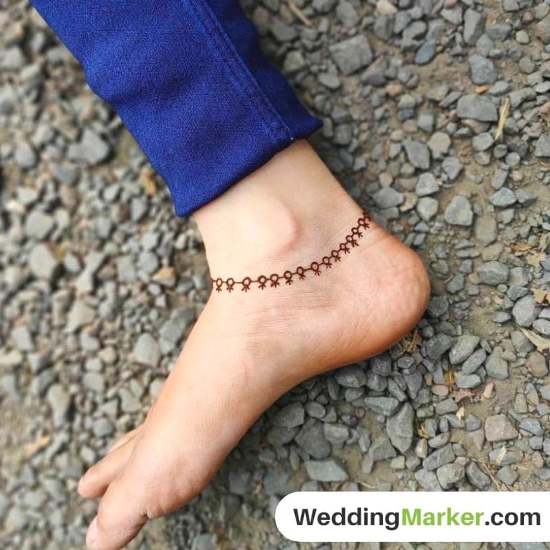 simple mehndi design for foot 8