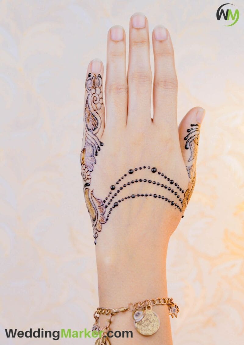 simple mehndi designs for wrist 15