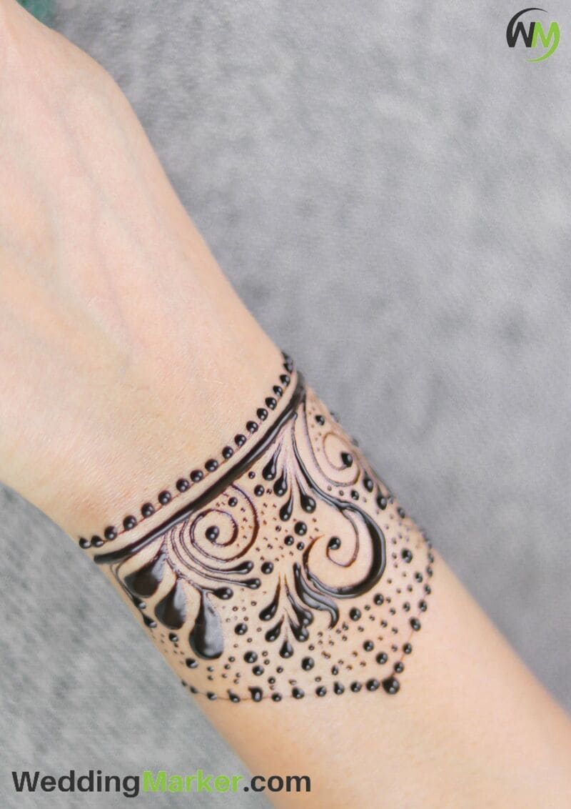 simple mehndi designs for wrist 16