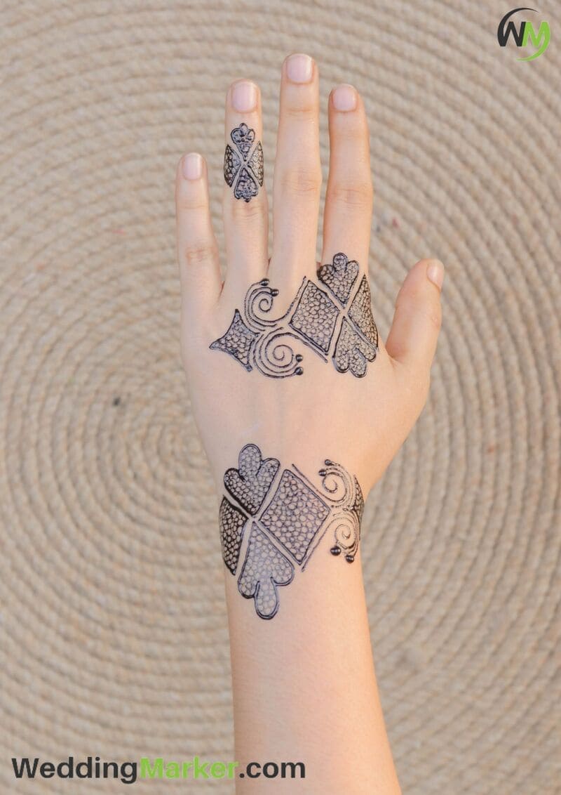 simple mehndi designs for wrist 8